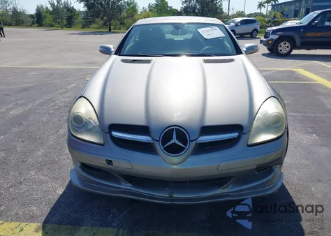 2005 Mercedes-Benz Slk 350 из США, поврежденный, VIN WDBWK56F85F032243